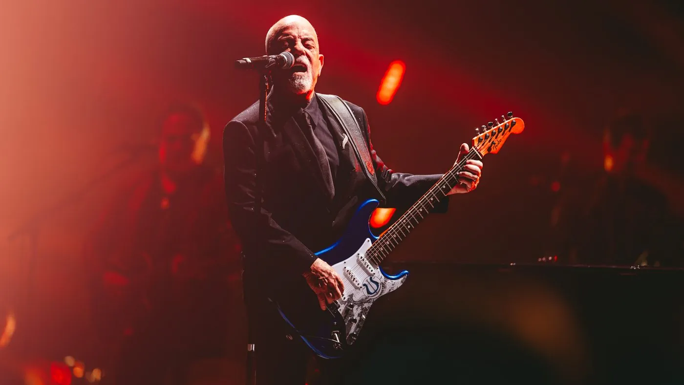 Live music event photography — capturing the crowd and stage energy