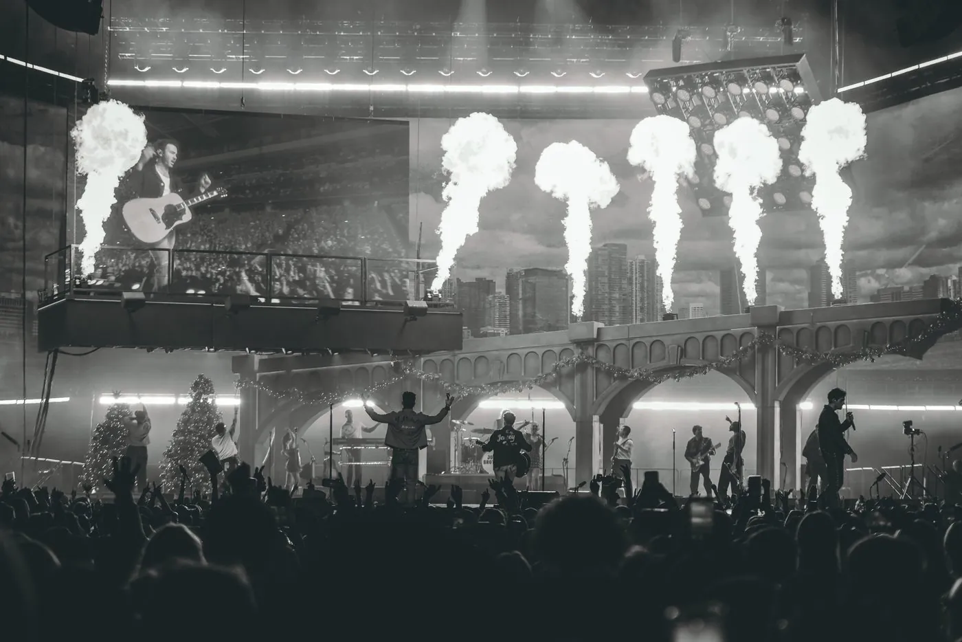 Energetic live performance photography at a New York arena event